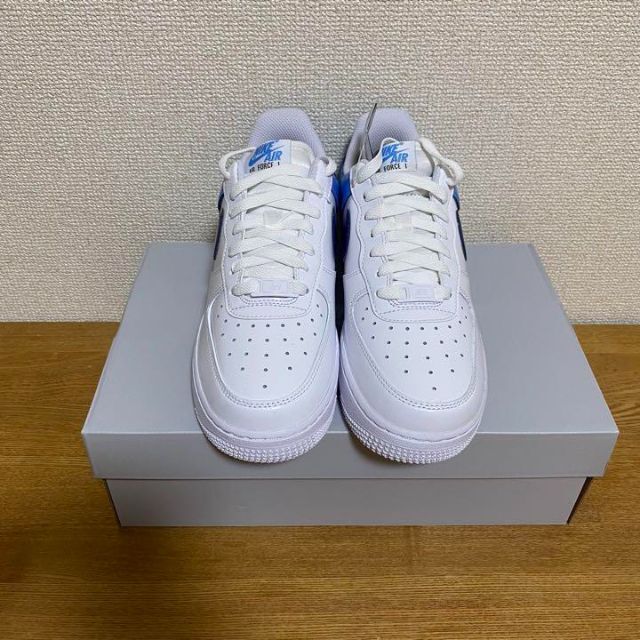 新品 NIKE AIR FORCE 1 '07 ESS  24cm