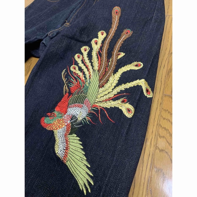 Levi's(リーバイス)の【美品】スクリプト花旅楽団　鳳凰　牡丹　日の出松　刺繍　デニムパンツ　サイズ34 メンズのパンツ(デニム/ジーンズ)の商品写真