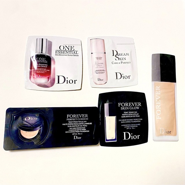 Dior(ディオール)のDior ファンデーション（クッション・リキッド） 美容液 乳液 サンプル コスメ/美容のベースメイク/化粧品(ファンデーション)の商品写真