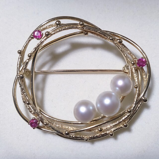 人気商品は アコヤ真珠 ルビー×パール ミキモト - MIKIMOTO ブローチ