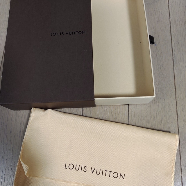 LOUIS VUITTON(ルイヴィトン)のLOUIS VUITTON(ルイヴィトン) 旧デザイン空箱 レディースのバッグ(ショップ袋)の商品写真