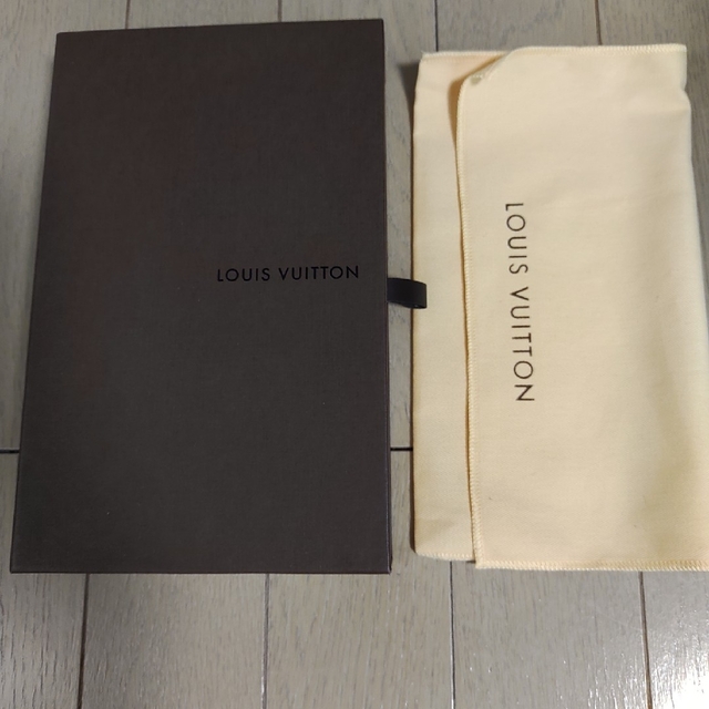 LOUIS VUITTON(ルイヴィトン)のLOUIS VUITTON(ルイヴィトン) 旧デザイン空箱 レディースのバッグ(ショップ袋)の商品写真