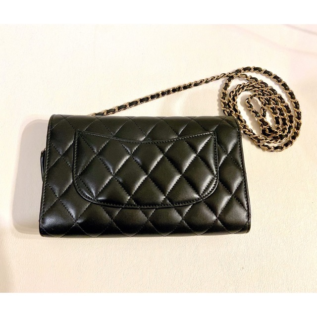 CHANEL(シャネル)の★美品★ CHANEL フラップ フォンポーチ付き チェーンウォレット レディースのファッション小物(財布)の商品写真