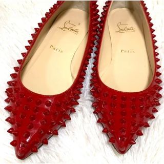 クリスチャンルブタン(Christian Louboutin)の【美品】クリスチャンルブタン スタッズ パンプス エナメル レッド(ハイヒール/パンプス)