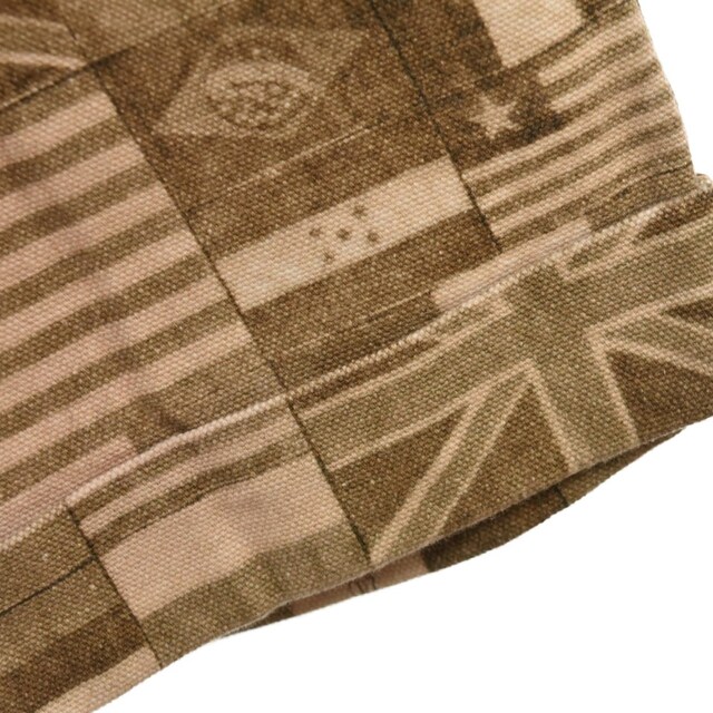 MONCLER(モンクレール)のMONCLER モンクレール 国旗柄 総柄 ハーフパンツ ブラウン 310971348105 メンズのパンツ(ショートパンツ)の商品写真
