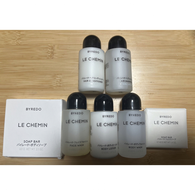 BYREDO(バレード)のBYREDO アメニティ 7点セット コスメ/美容のキット/セット(サンプル/トライアルキット)の商品写真