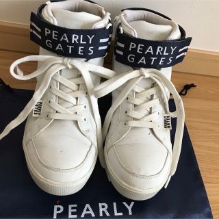 パーリーゲイツ(PEARLY GATES)の美品　パーリーゲイツ　ハイカット　ゴルフスパイク　スニーカー　23.5センチ　白(シューズ)