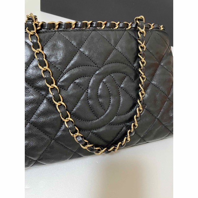 CHANEL(シャネル)の専用♡超美品★シャネル マトラッセ デカココ チェーン トート バッグ 正規品 レディースのバッグ(トートバッグ)の商品写真