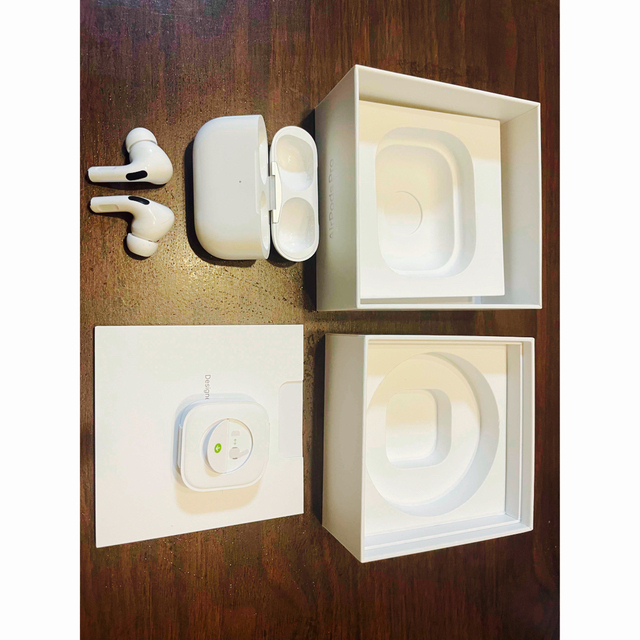 Apple(アップル)のapple air pods pro アップル　エアポッズ　プロ スマホ/家電/カメラのオーディオ機器(ヘッドフォン/イヤフォン)の商品写真