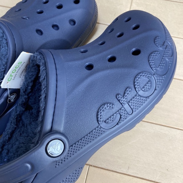 crocs(クロックス)の新品 28cm クロックス バヤ ラインド クロッグ ネイビー  ボア付き メンズの靴/シューズ(サンダル)の商品写真