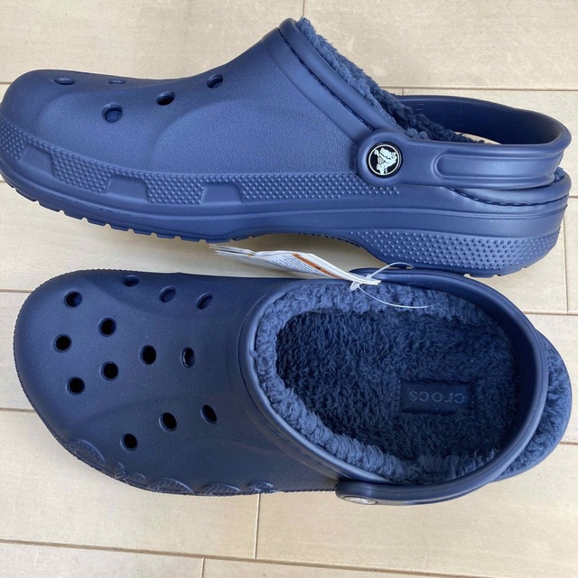 crocs(クロックス)の新品 28cm クロックス バヤ ラインド クロッグ ネイビー  ボア付き メンズの靴/シューズ(サンダル)の商品写真