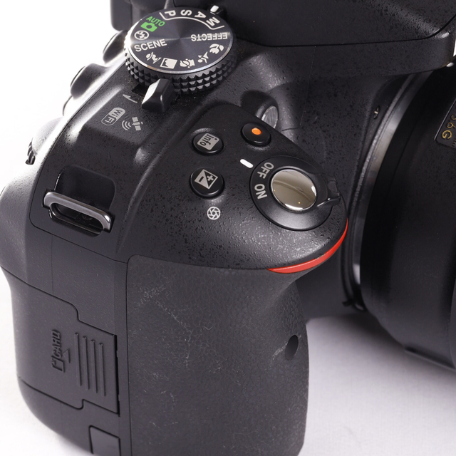 セール＆特集＞ Nikon D5300 スマホに転送できるWiFi機能つき一眼レフ