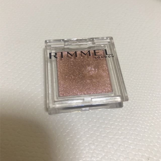 RIMMEL(リンメル)のリンメル ワンダー キューブ アイシャドウ パール 　P002 コスメ/美容のベースメイク/化粧品(アイシャドウ)の商品写真