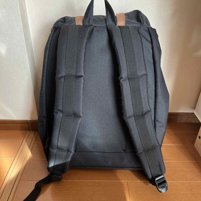 HERSCHEL(ハーシェル)のHERSCEL リュック　黒　PC用クッションシート付き レディースのバッグ(リュック/バックパック)の商品写真