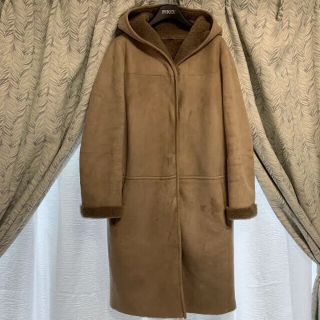 マックスマーラ(Max Mara)のS MaxMara マックスマーラ リアル ムートン  ベージュ系フード付き(毛皮/ファーコート)