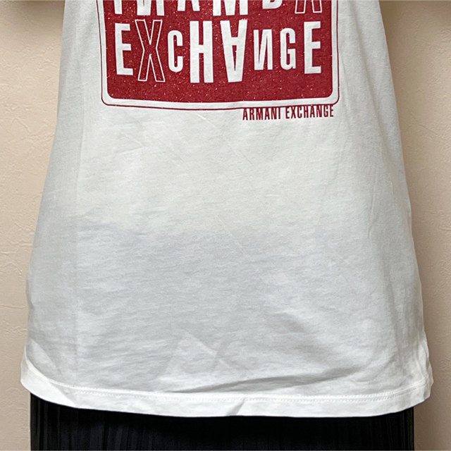 ARMANI EXCHANGE(アルマーニエクスチェンジ)の新品ARMANI EXCHANGEアルマーニエクスチェンジ✨Tシャツ ホワイトS レディースのトップス(Tシャツ(半袖/袖なし))の商品写真