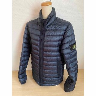 ストーンアイランド(STONE ISLAND)の美品　ストーンアイランド ガーメントダイ ライトダウンジャケット S(ダウンジャケット)