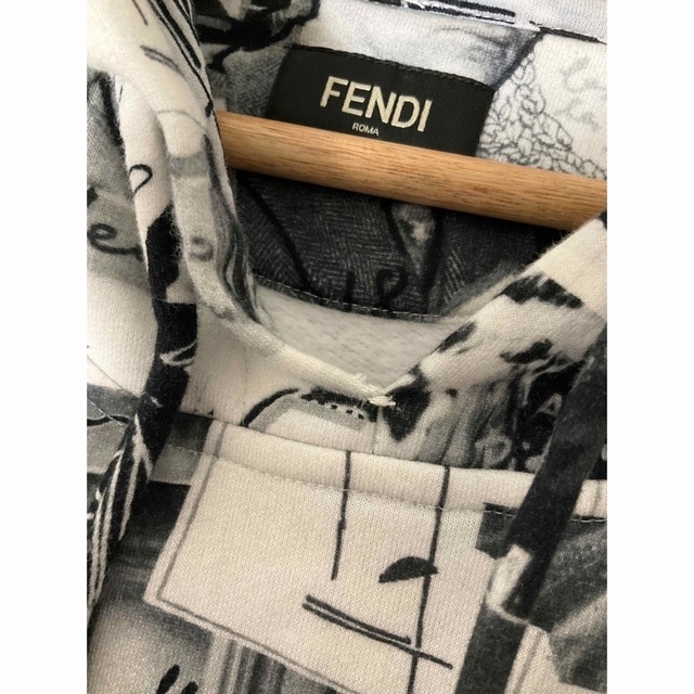 FENDI(フェンディ)のFENDIフェンディ カールラガーフェルド パーカー　Karl Kollage メンズのトップス(パーカー)の商品写真