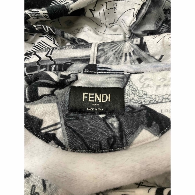 FENDI(フェンディ)のFENDIフェンディ カールラガーフェルド パーカー　Karl Kollage メンズのトップス(パーカー)の商品写真