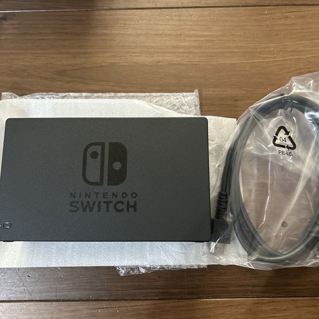 Nintendo Switch(ニンテンドースイッチ)の任天堂　switch 純正　ドッグ　HDMIケーブル　セット エンタメ/ホビーのゲームソフト/ゲーム機本体(その他)の商品写真