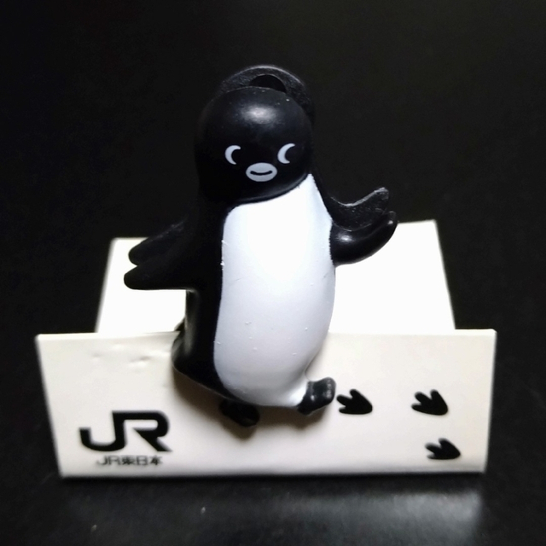 JR(ジェイアール)の再出品•スイカ ペンギンマグネットクリップ4点とネックストラップ、ミニ缶 エンタメ/ホビーのおもちゃ/ぬいぐるみ(キャラクターグッズ)の商品写真