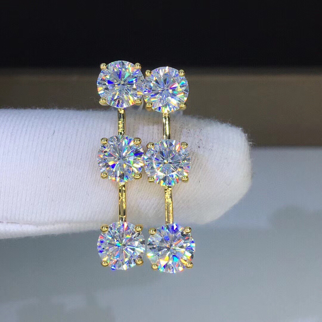 newデザイン】輝く モアサナイト ピアス K18YG 買い保障できる