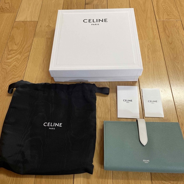 正規品直輸入】 celine - CELINE セリーヌ 財布 二つ折り ミディアム