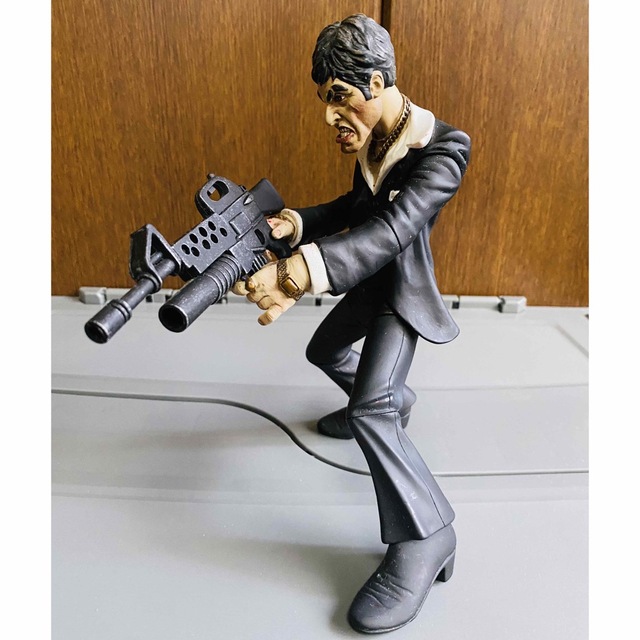 SCARFACE トニーモンタナ 海外限定フィギュア タワレココラボの SCARFACE トニーモンタナ 海外限定フィギュア タワレココラボの