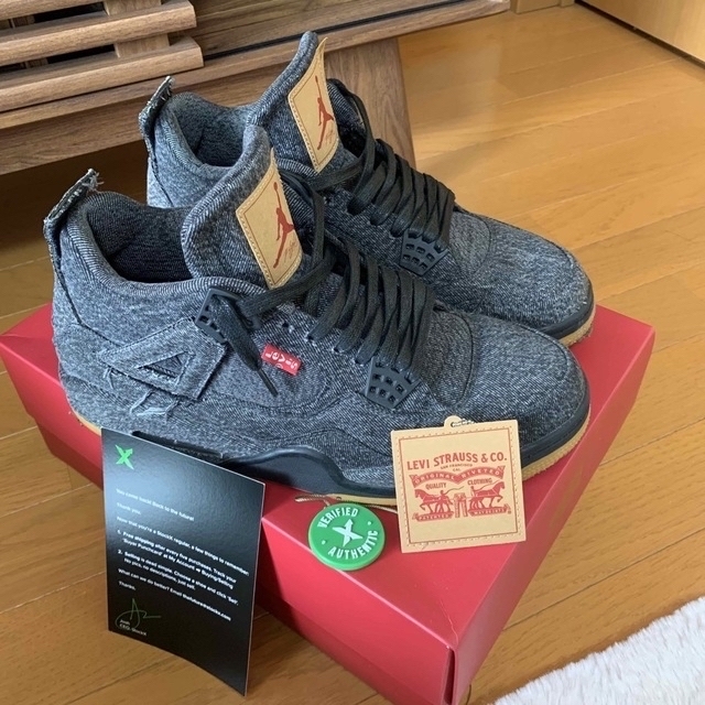 Air Jordan 4 Levi’s Blackスニーカー