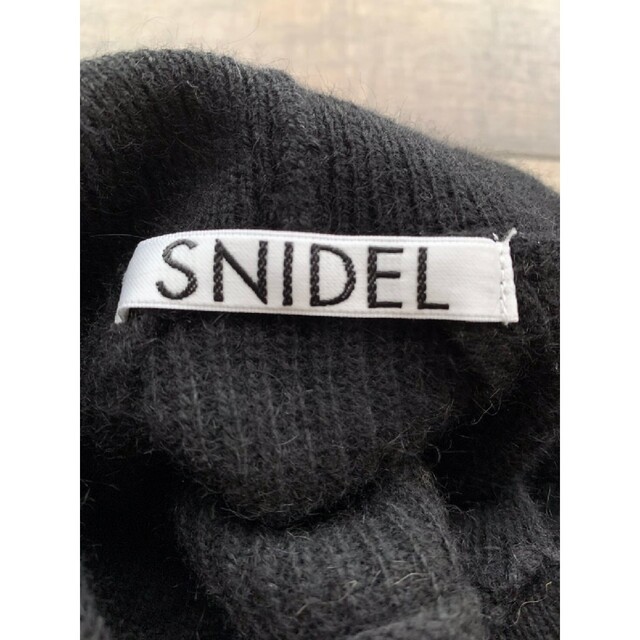 SNIDEL(スナイデル)のSNIDEL アシメニットプルオーバー ブラック レディースのトップス(ニット/セーター)の商品写真