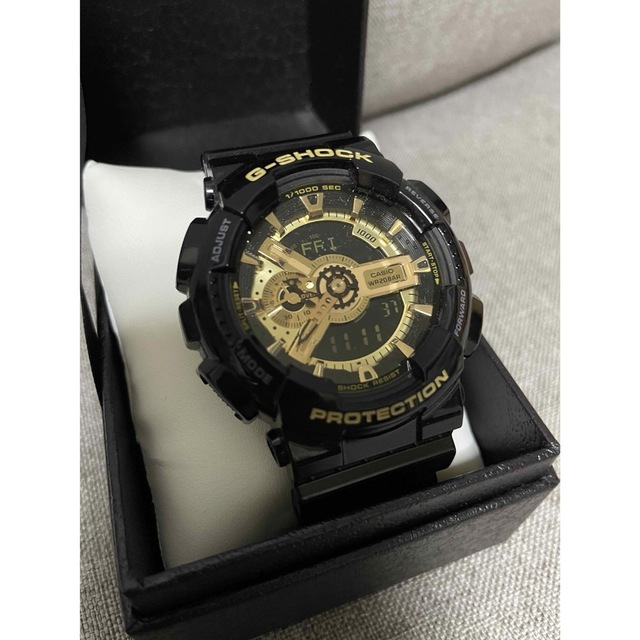G-SHOCK(ジーショック)のG-SHOCK  GA-110GB-1AJF ブラック　ゴールド メンズの時計(腕時計(デジタル))の商品写真