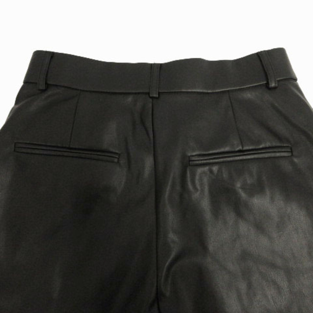 ZARA(ザラ)のザラ ZARA パンツ ショートパンツ フェイクレザー ブラック 黒 S レディースのパンツ(その他)の商品写真