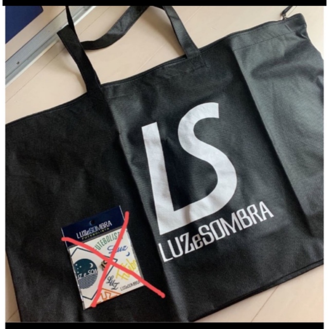 LUZ(ルース)のルースイソンブラ 不織布トートのみ スポーツ/アウトドアのサッカー/フットサル(その他)の商品写真
