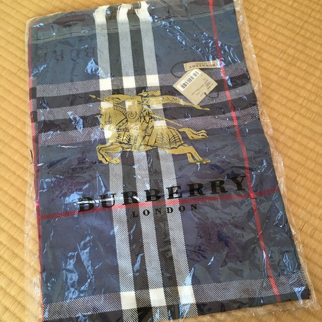 BURBERRY(バーバリー)の【新品】バーバリー　ストール　スカーフ　ショール　大判 レディースのファッション小物(ストール/パシュミナ)の商品写真