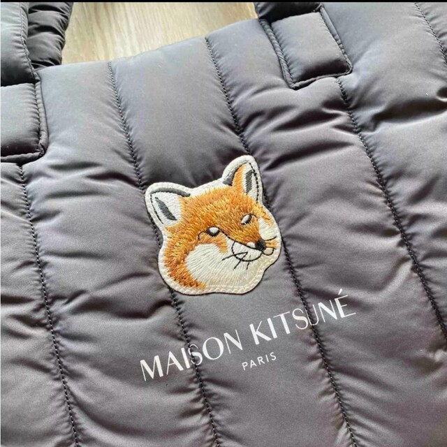 MAISON KITSUNE'(メゾンキツネ)のメゾンキツネ　ラネージュ　トートバッグ　エコバッグ　ファンデ レディースのバッグ(トートバッグ)の商品写真