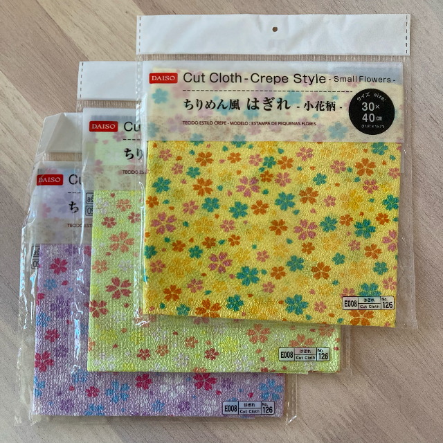 ダイソー ちりめん風はぎれ DAISO 手芸 素材 生地 和柄 布 花柄 ハンドメイドの素材/材料(生地/糸)の商品写真