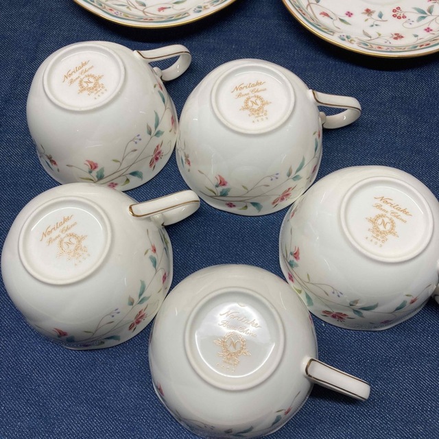 NARUMI - ノリタケ カップ&ソーサー5客 花柄 金彩 Noritake NARUMI - ノリタケ カップ&ソーサー5客 花柄 金彩 Noritake