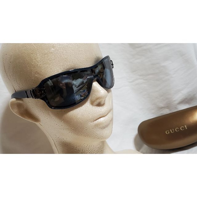 Gucci - 正規良 グッチ メタルベルトバックル装飾 ロゴ シールド
