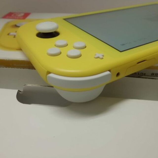 Nintendo Switch Lite Yellow 任天堂スイッチライト エンタメ/ホビーのゲームソフト/ゲーム機本体(携帯用ゲーム機本体)の商品写真