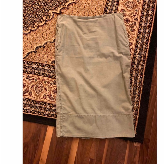 MADISONBLUE(マディソンブルー)のマディソンブルー  バックサテンタイトスカート レディースのスカート(ひざ丈スカート)の商品写真