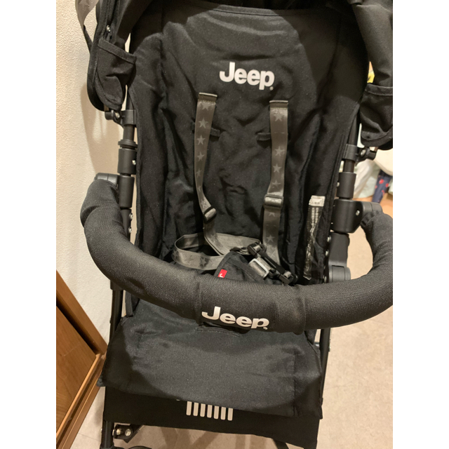 Jeep(ジープ)のjeep バギー　フロントバー、レインカバー付き キッズ/ベビー/マタニティの外出/移動用品(ベビーカー/バギー)の商品写真