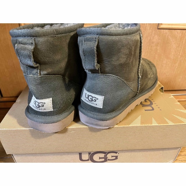 新品未使用！正規品UGG ムートンブーツクラッシックミニ2 チョコ 23センチ