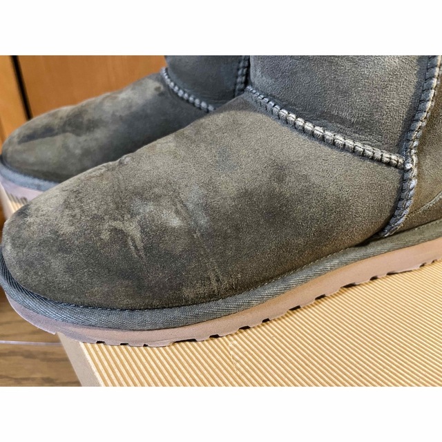 新品未使用！正規品UGG ムートンブーツクラッシックミニ2 チョコ 23センチ