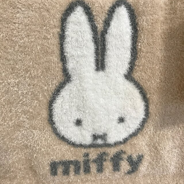 miffy(ミッフィー)のミッフィー　タンクトップ　ベージュ　レディース　もこもこ　Lサイズ　LLサイズ レディースの下着/アンダーウェア(アンダーシャツ/防寒インナー)の商品写真