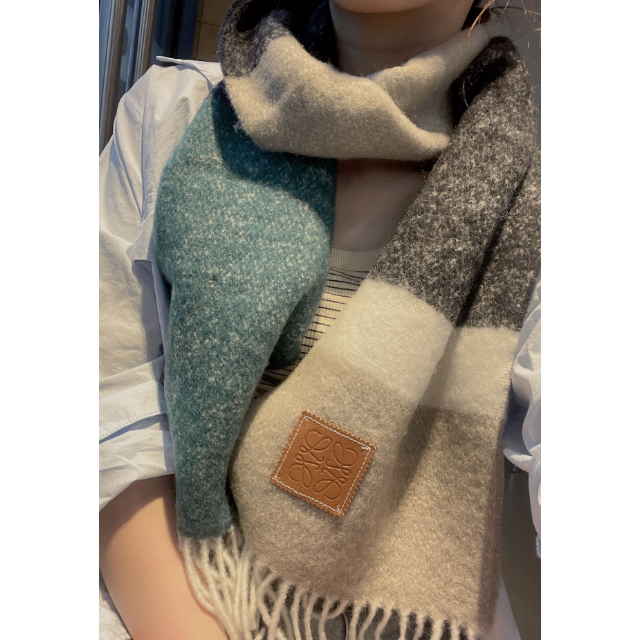 格安 LOEWE ロエベ☆ マフラー 8 - www.tauntonscrapmetal.com