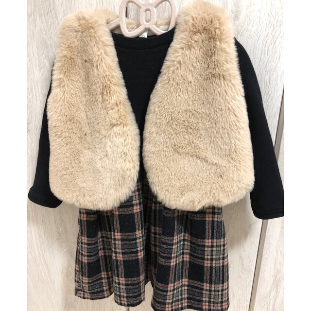 Yさん専用ファーベスト付きチェックワンピース キッズ/ベビー/マタニティのキッズ服女の子用(90cm~)(ワンピース)の商品写真