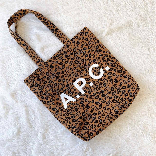 使い勝手の良い 新品 A.P.C アーペーセー トートバッグ ヒョウ柄