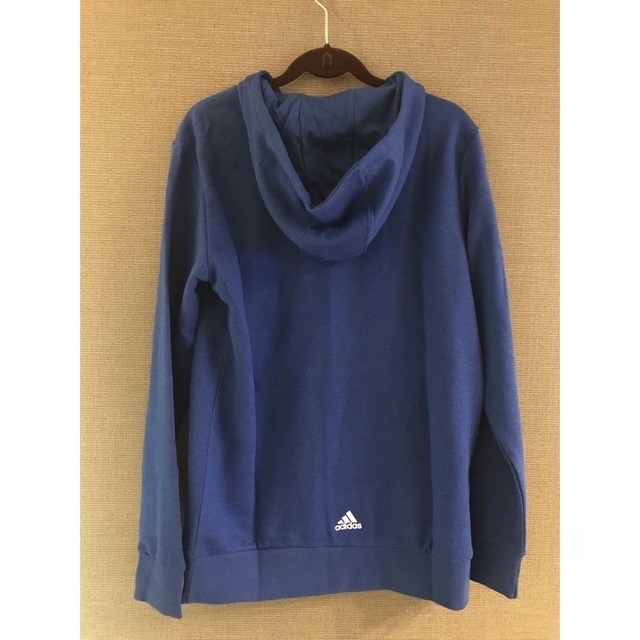 adidas(アディダス)の新品　adidas  アディダス　パーカー　160 ブルー キッズ/ベビー/マタニティのキッズ服男の子用(90cm~)(Tシャツ/カットソー)の商品写真