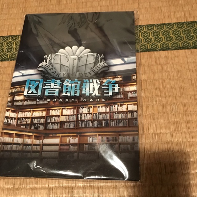 V6(ブイシックス)の図書館戦争　エヴェレスト　映画パンフレット エンタメ/ホビーのDVD/ブルーレイ(日本映画)の商品写真