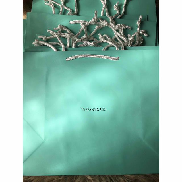 Tiffany & Co.(ティファニー)のティファニー　ショップ袋　未使用　20袋　ティファニー紙袋 レディースのバッグ(ショップ袋)の商品写真